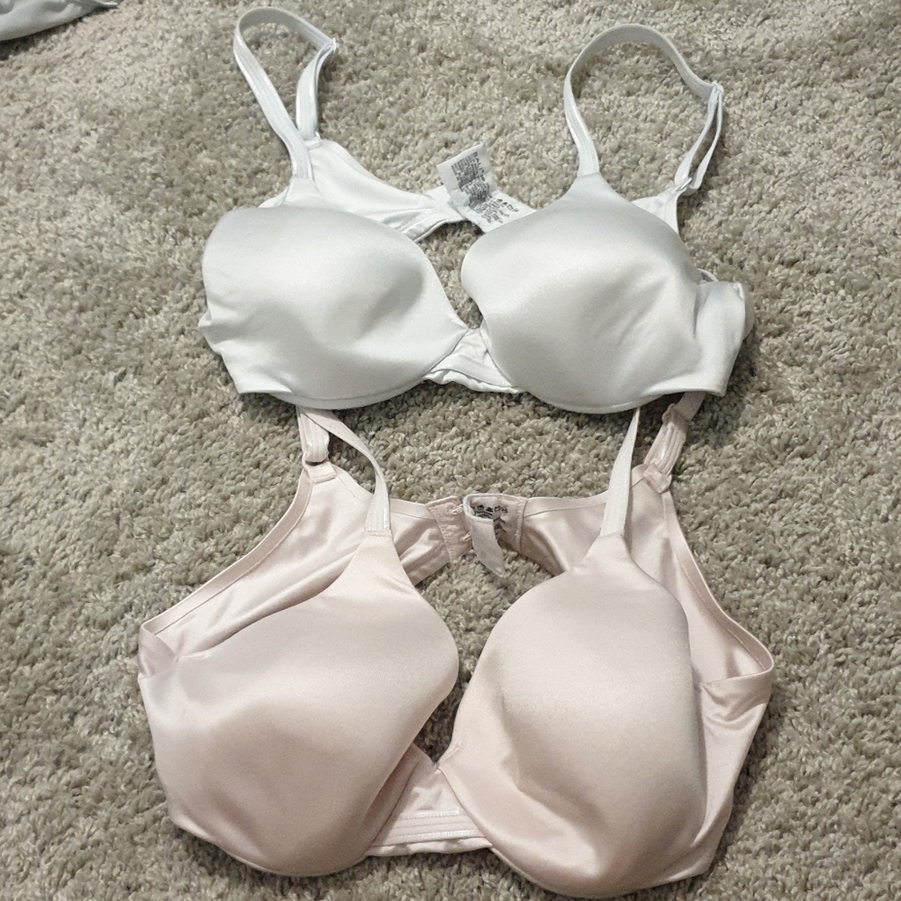 Bali bundle of 2 bras 34 B white and light pink